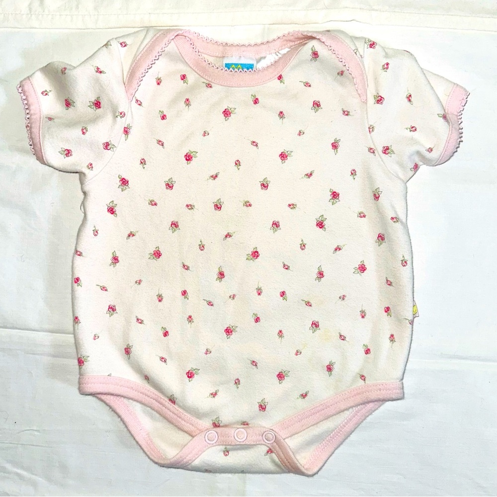 Adorable Pink Rose Print Onesie (3-6M)